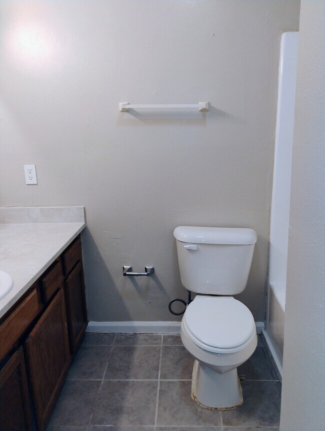 Foto del edificio - 1714 Cedar Lake Dr