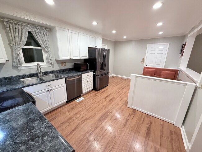 Foto del edificio - 217 Ridgecrest Way