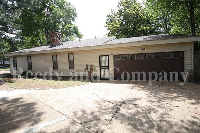 Foto del edificio - 6529 Oak Creek Cove