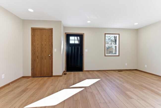 Foto del edificio - 313 E Martin St