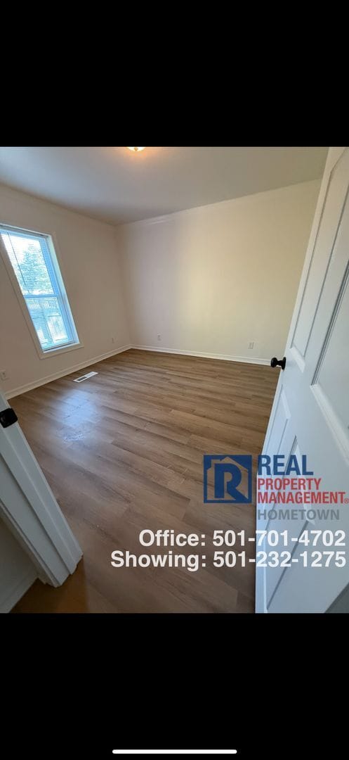 Building Photo - Newly remodeled duplex!