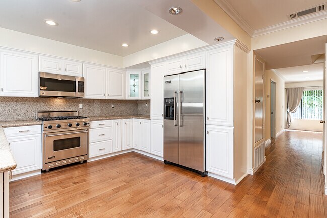 Foto del edificio - 11102 Woodruff Ave