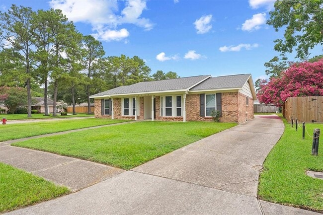 Building Photo - 7103 Foxway Ln