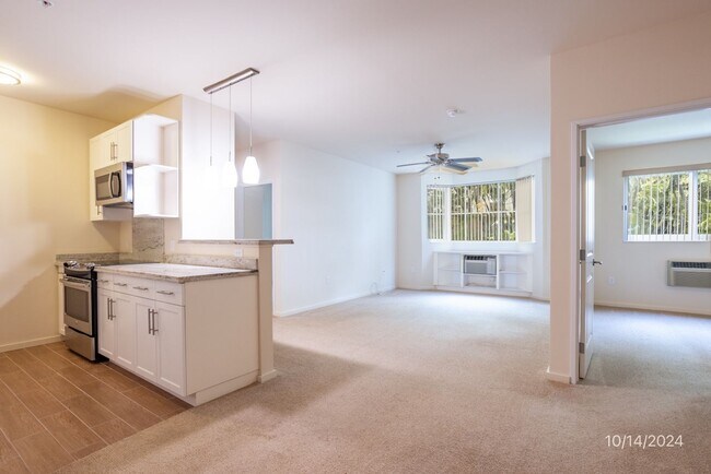 Foto del edificio - Available April 5th!  2 bedroom, 2 bath, 1-parking condo unit at The Cove Waikiki
