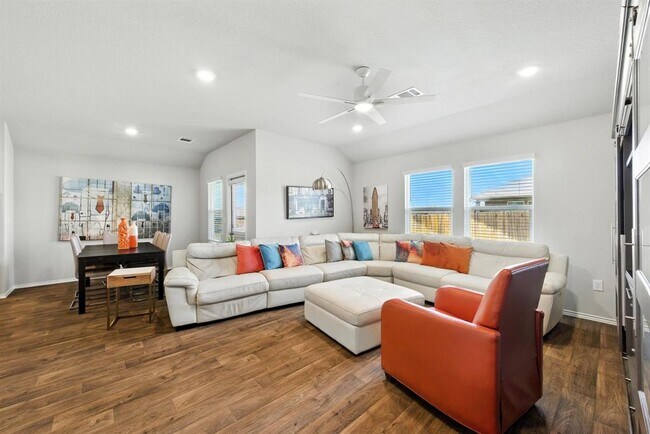 Building Photo - 5900 Brocade Dr