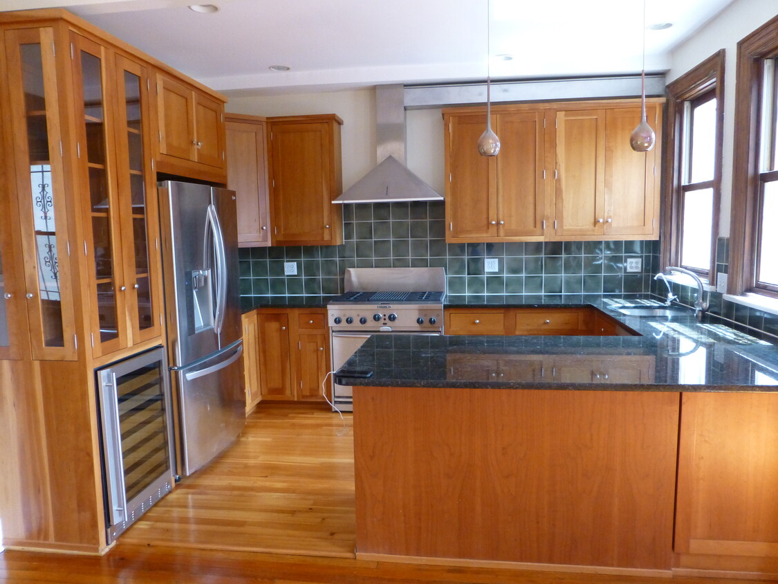 Kitchen - 1308 Kenyon St NW