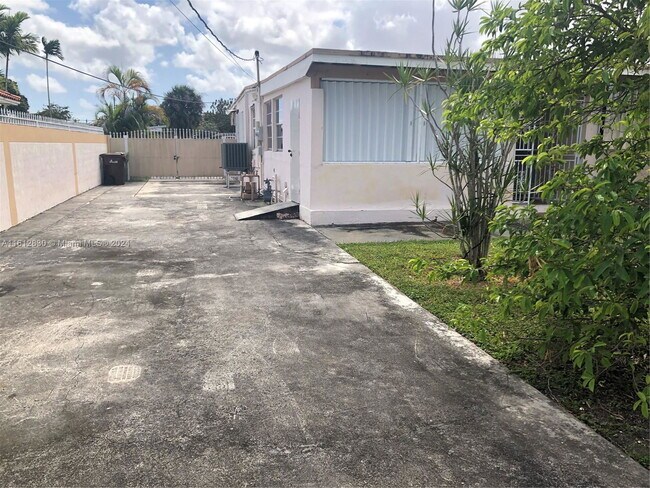 Foto del edificio - 127 E 45th St
