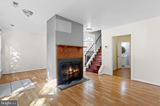 Building Photo - 6061 Deer Hill Ct