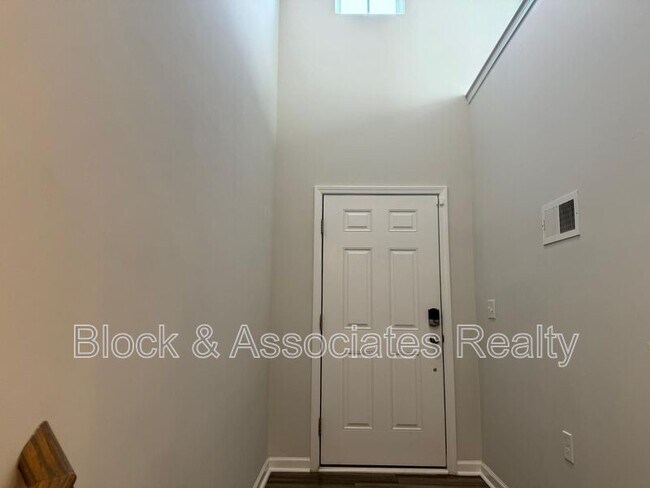 Building Photo - 406 Odham Ln