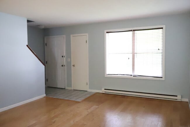 Building Photo - 745 Merrow Rd
