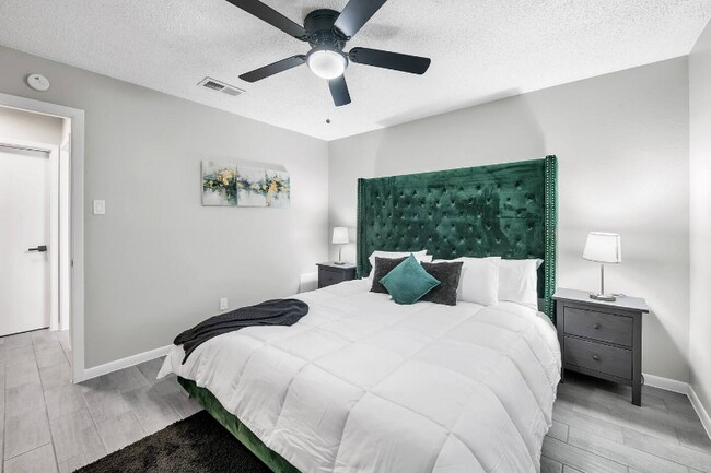 Foto del edificio - 4805 Rainbow Cir