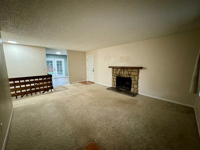 Building Photo - 4228 Gatewood Dr