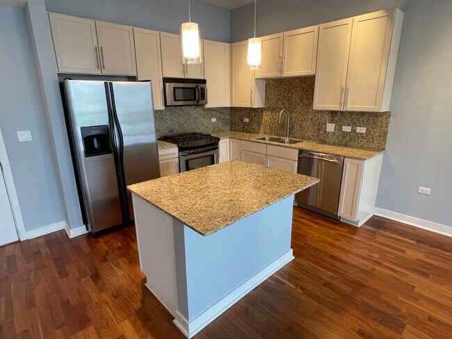 Kitchen - 901 W Madison St