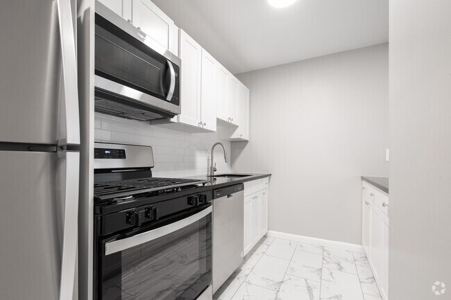 2 habitaciones, 1 baño, 810 pies cuadrados, cocina - 8200W Apartments