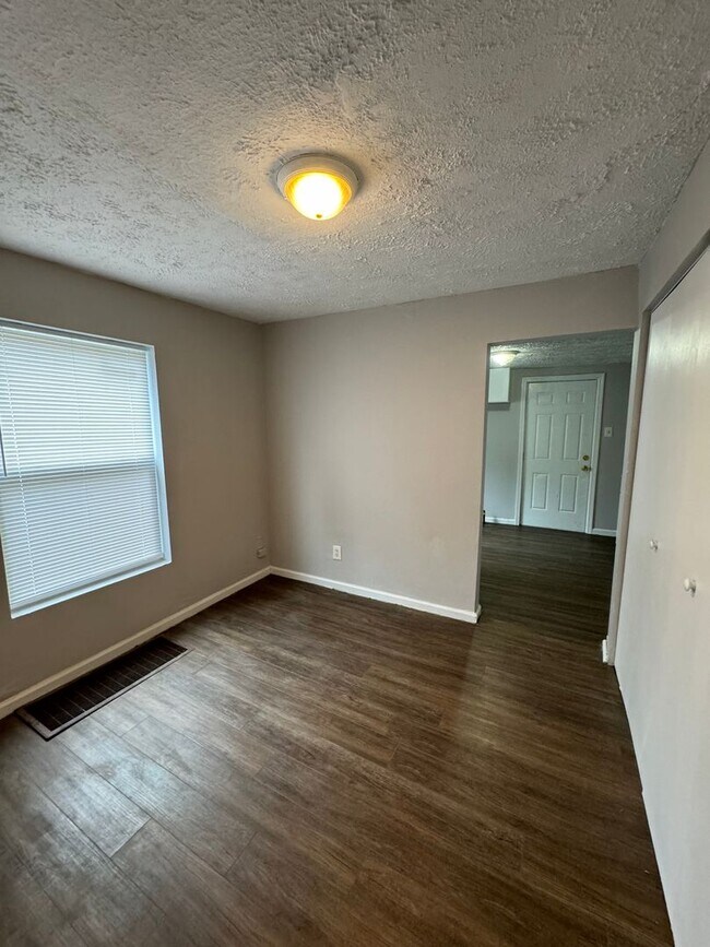 Foto del edificio - 1336-1338 W 32nd St