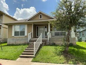 Building Photo - 932 Monadale Trail