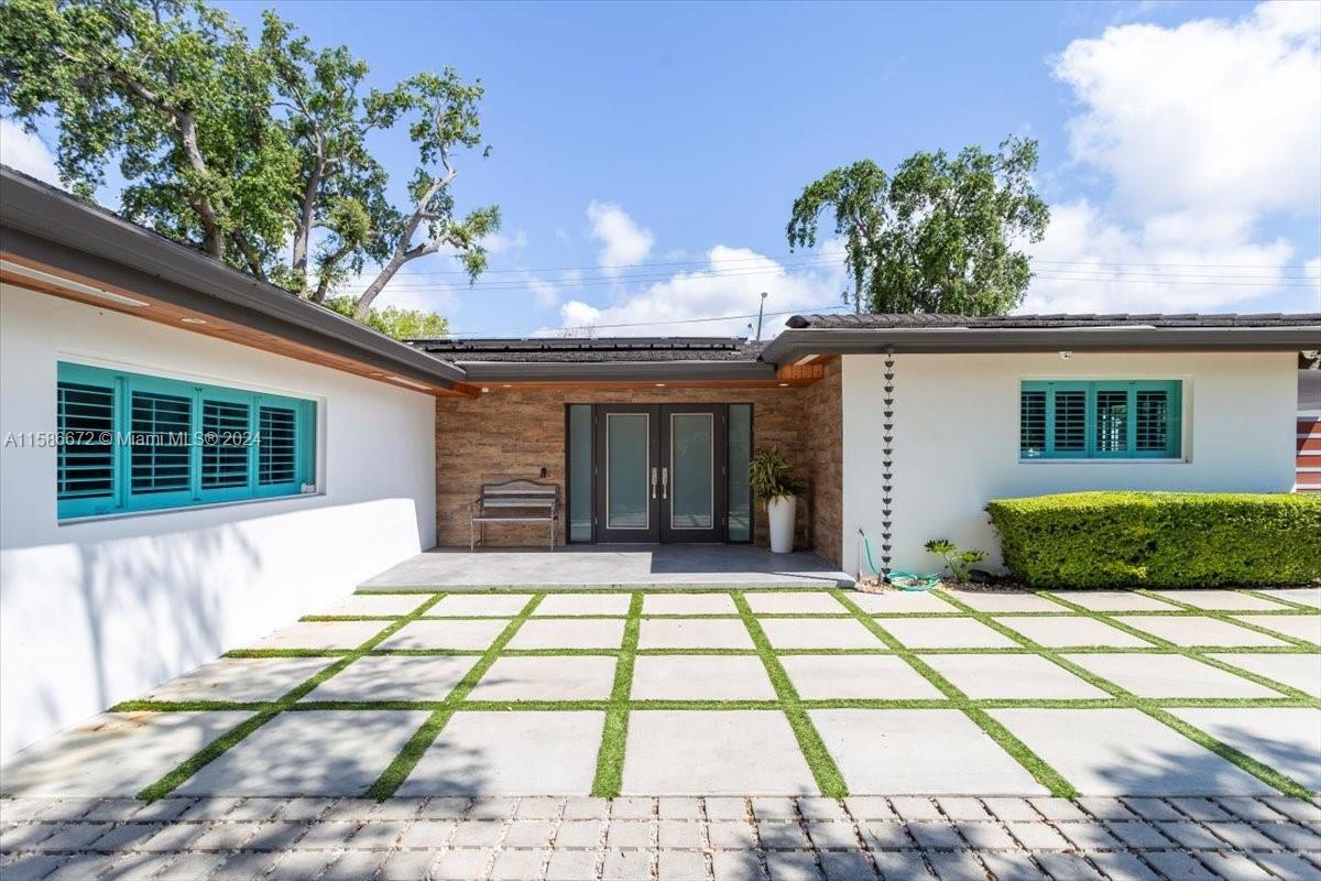 Foto principal - 95 Shore Dr W