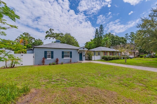 Building Photo - Charming Riverside Heights Rental – Update...