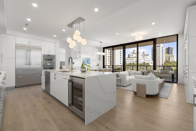 Photo - 2425 Peachtree Rd NE Apartment