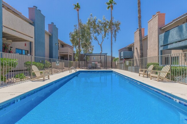 Building Photo - Peak at Oro Valley