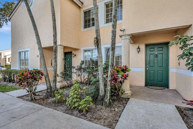Spacious 3BR/2.5BA in Gated Milano Community - Spacious 3BR/2.5BA in Gated Milano Community Apartment