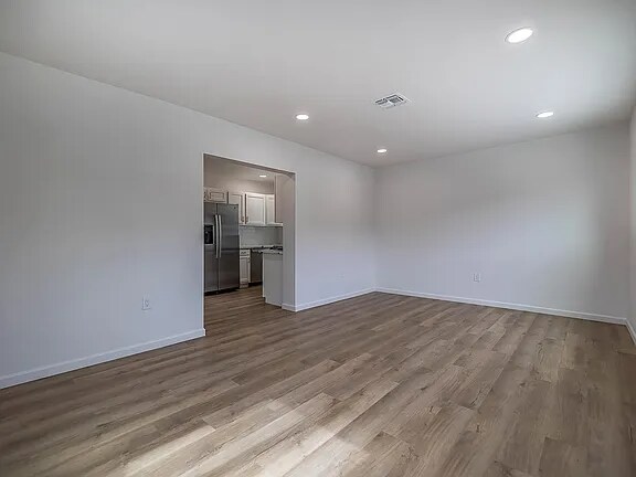 Foto del edificio - 938 E Waverly St