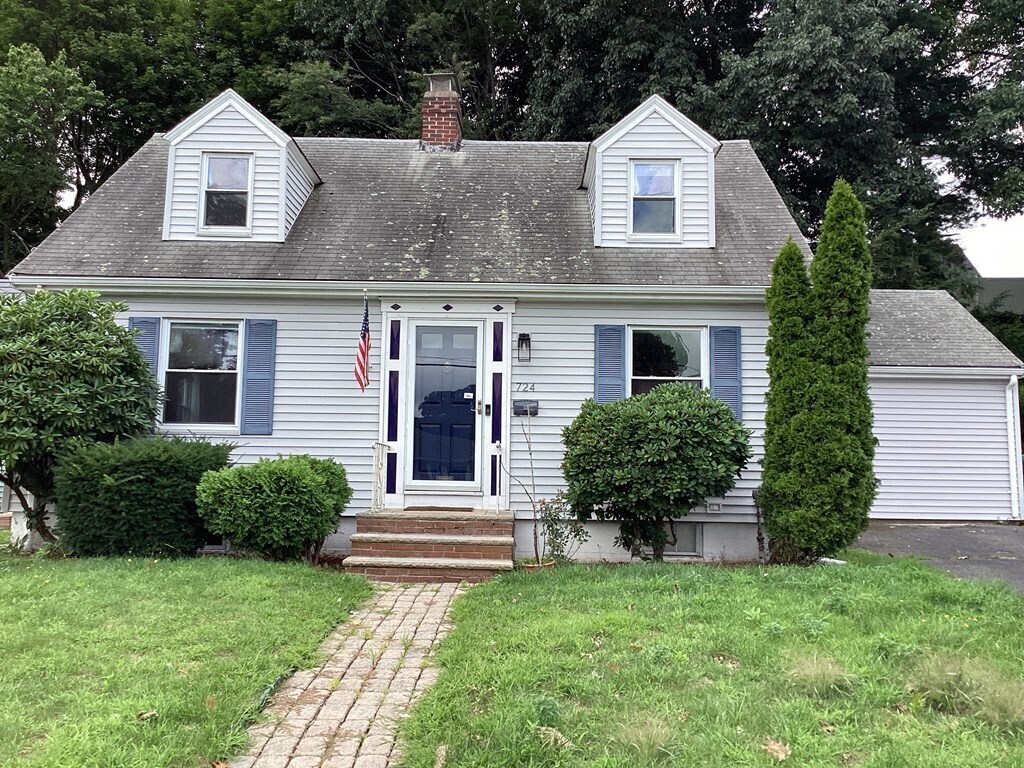 Primary Photo - 724 Lynnfield St