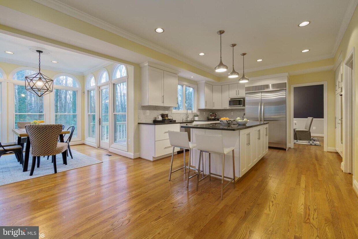 35 Poplar Point Rd, Edgewater, MD 21037