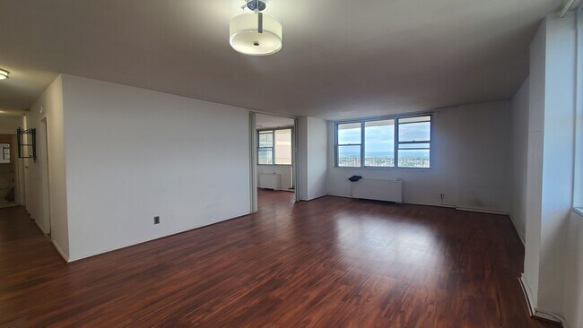 Foto del edificio - 6040 Boulevard E