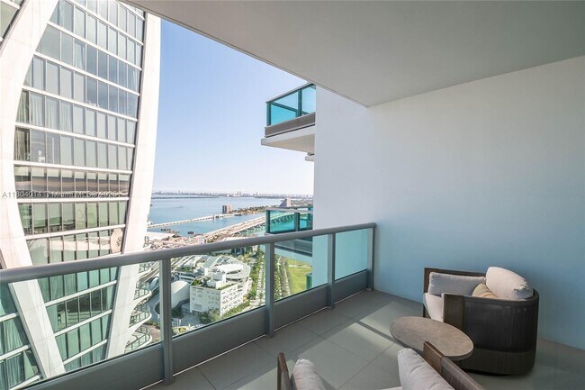 Foto del edificio - 900 Biscayne Blvd