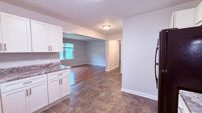 Foto del edificio - Venetian Hills Hidden Gem! 3 Bed - 2 Bath Near Fort McPherson, Available NOW!