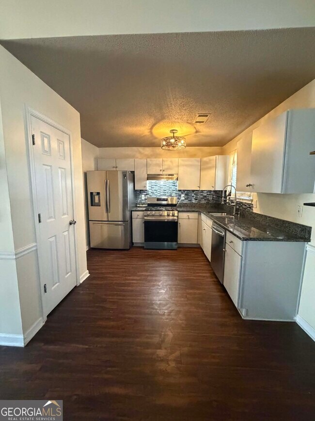 Foto del edificio - 2890 Duncan Pl