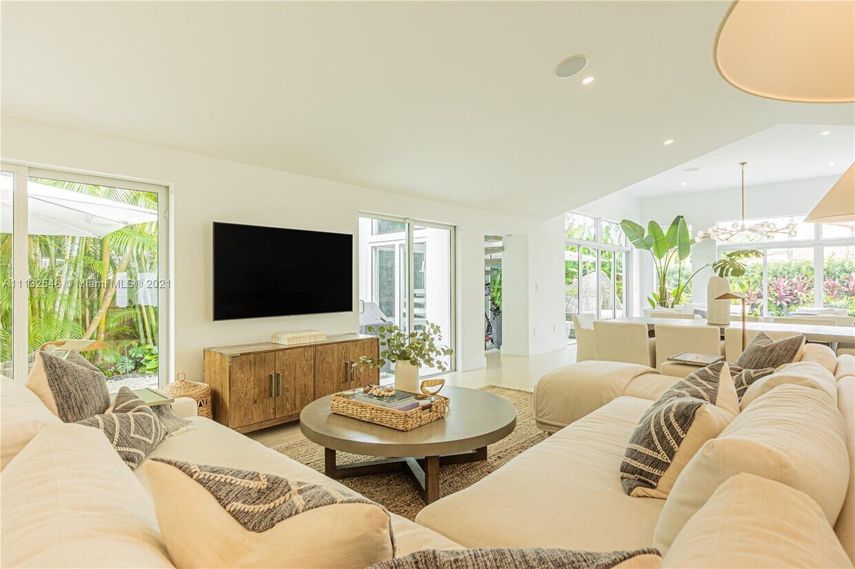 Foto principal - 520 E Dilido Dr