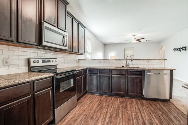 Foto del edificio - 1608 Kim Loan Dr