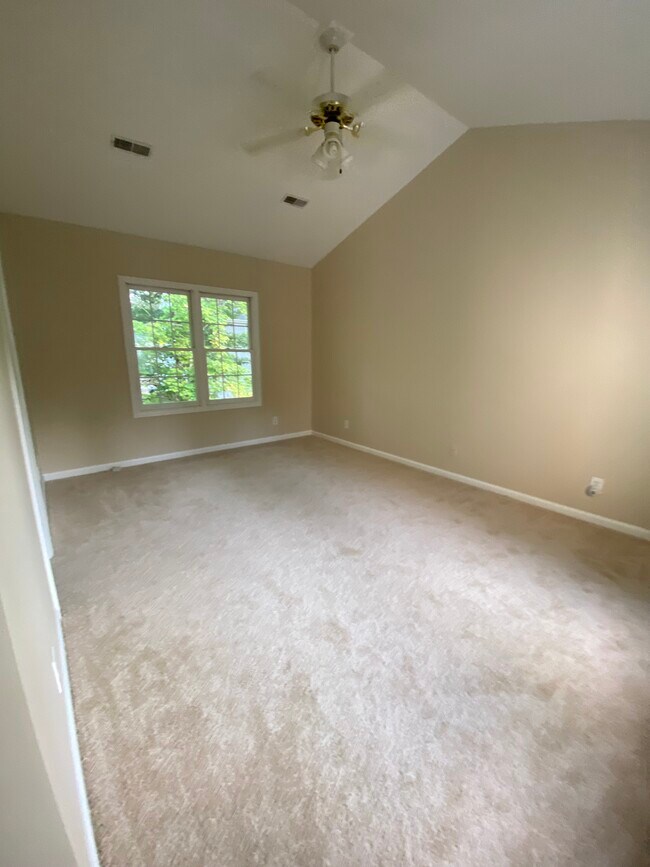 Building Photo - 201 Mint Hill Dr