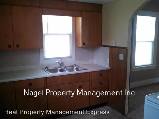 Building Photo - 1805 W 10th St