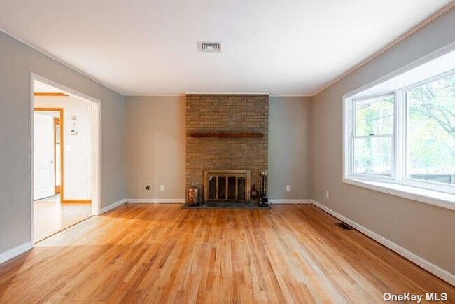 Building Photo - 4 Cordwainer Ln
