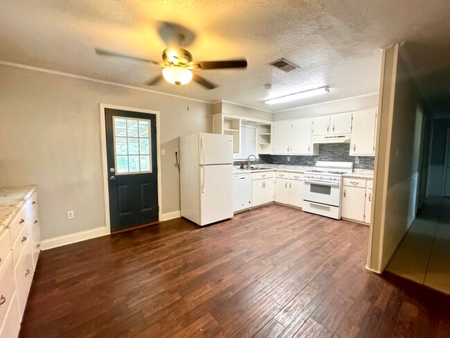 Building Photo - 3/1.5 for RENT in Pearl!