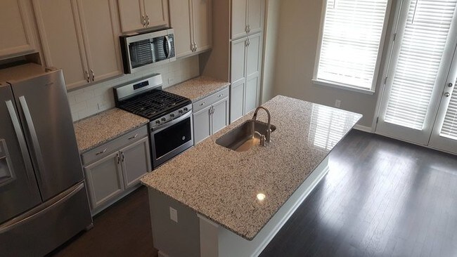 Foto del edificio - 1BR 1.5BA Townhouse- Aria Sandy Springs