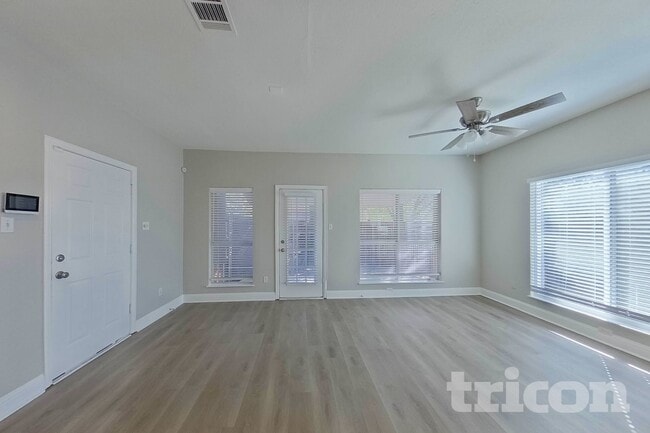 Foto del edificio - 2320 Shinnery Oak Dr