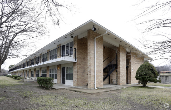 Building Photo - Pythian Manor