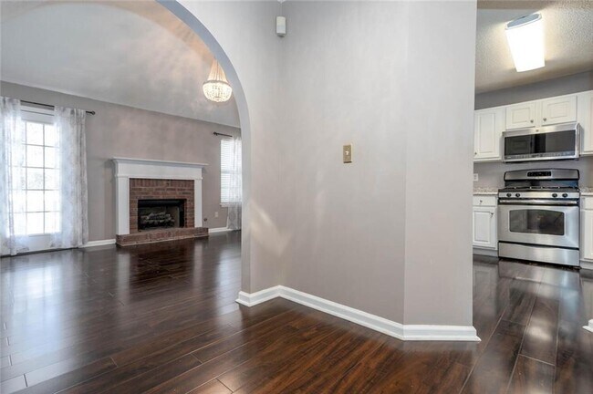 Building Photo - 5414 Sweetsprings Dr SW