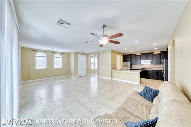 Foto del edificio - 10932 Mt Pendleton St
