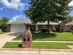 Building Photo - 3587 W Vincent Dr