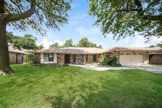 Building Photo - 9725 Pheasant Ln