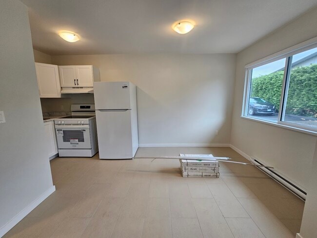 Building Photo - 45790 Lewis Ave