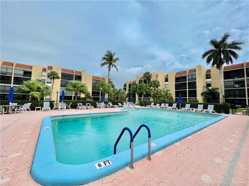 Foto principal - 3392 NE Causeway Blvd