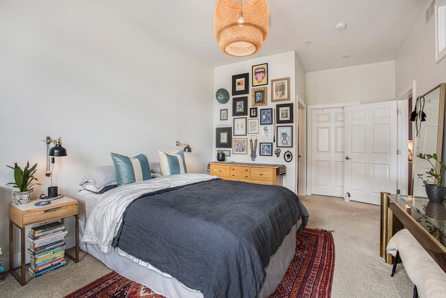 Primary Bedroom - 430 Union Ave NE