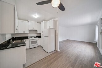 Building Photo - 217 S Carondelet St