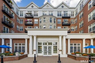 Building Photo - 85 Memorial Rd